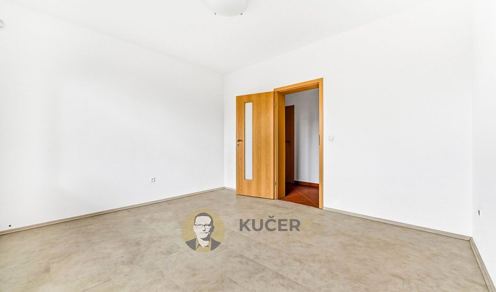 Prodej domu 488 m² s pozemkem 1 376 m², Jesenice – náhled fotky 42