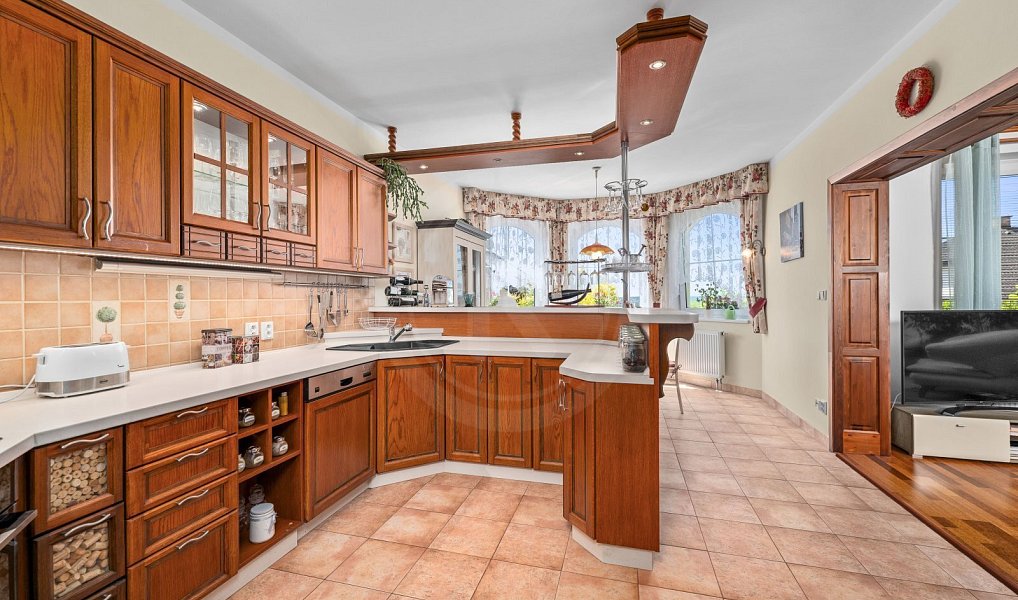 Prodej domu 340 m² s pozemkem 1 147 m², Tábor – náhled fotky 16