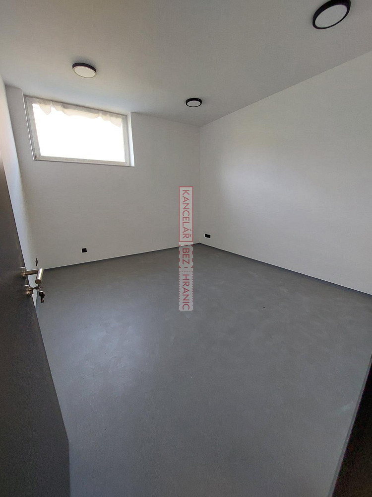 Pronájem skladovacích prostor 756 m² – fotografie 3