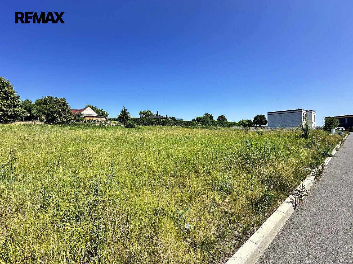 Prodej stavebního pozemku 843 m² – fotografie 2