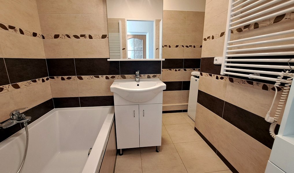 Prodej bytu 1+1 35 m², Hradec Králové – náhled fotky 2