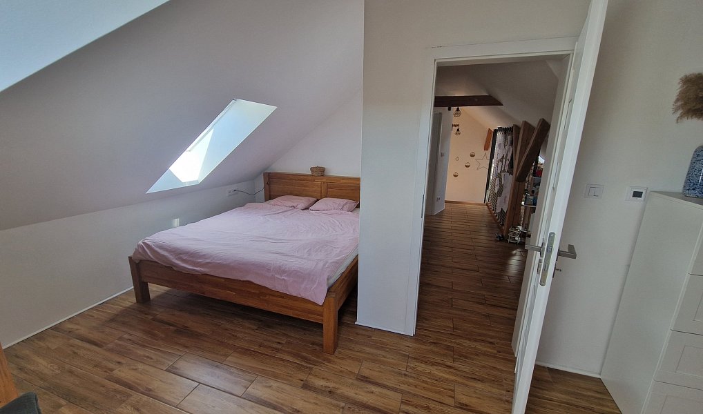 Prodej domu 189 m² s pozemkem 1 127 m², Radostná pod Kozákovem – náhled fotky 17
