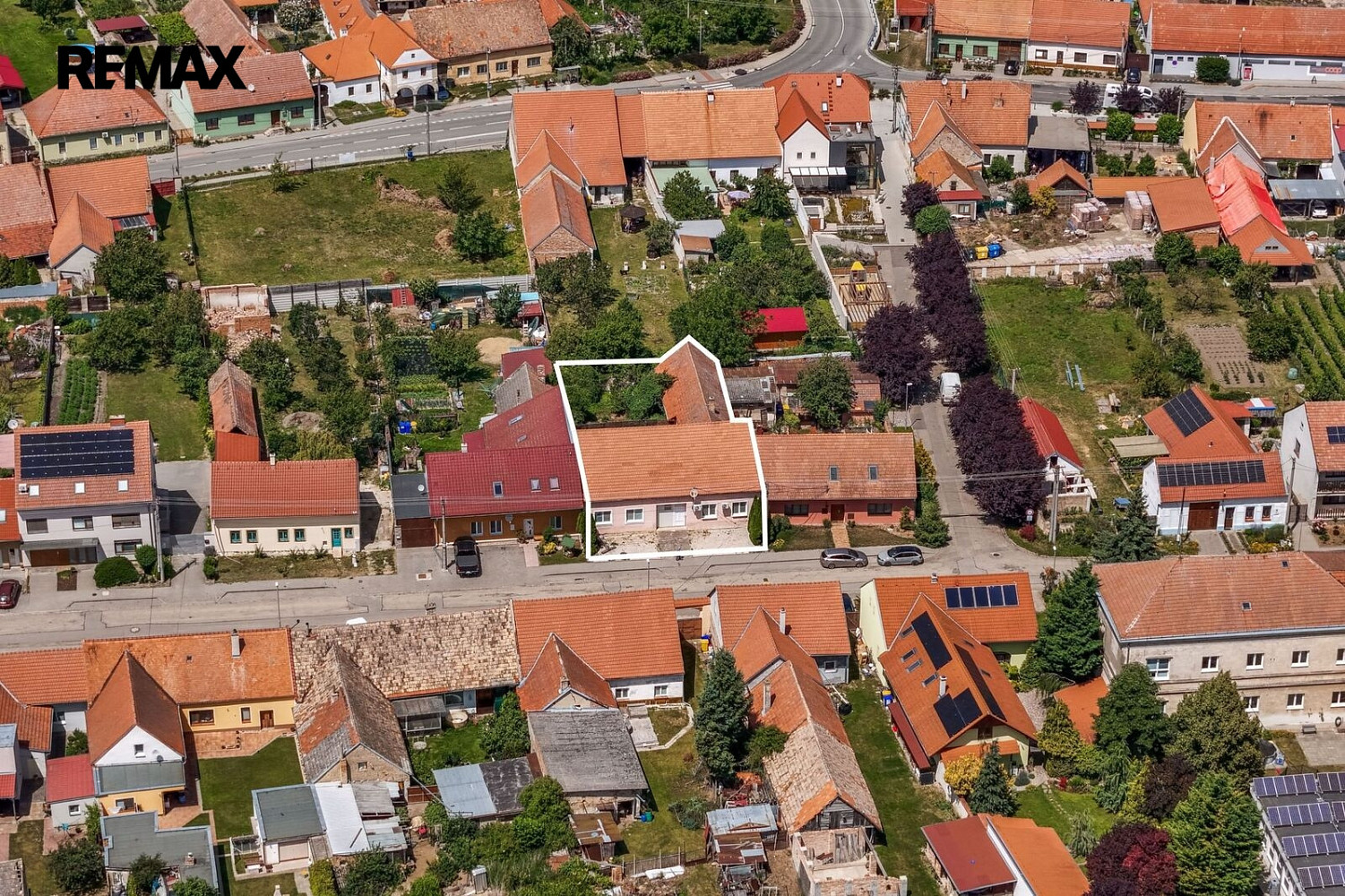 Prodej domu 248 m² s pozemkem 672 m² – fotografie 2