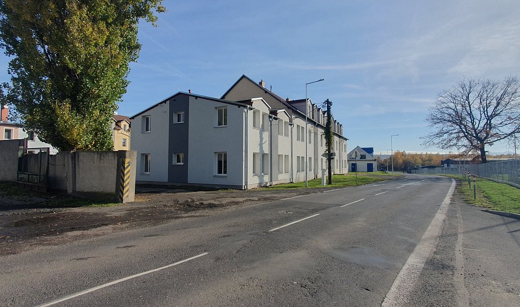 Pronájem bytu 2+1 74 m², Košťany – náhled fotky 2