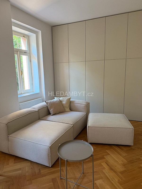 Pronájem bytu 2+kk 55 m² – fotografie 4