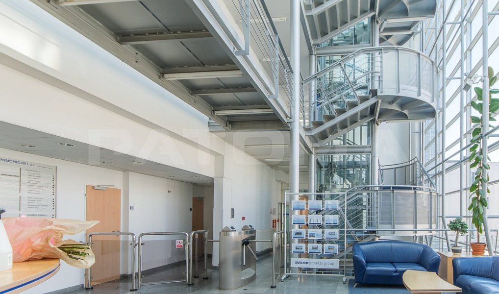 Pronájem kanceláře 242 m², Praha – náhled fotky 2