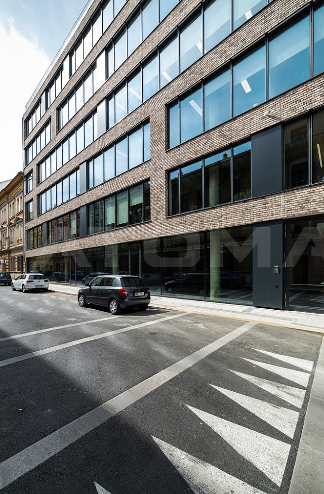 Pronájem kanceláře 1 165 m² – fotografie 4