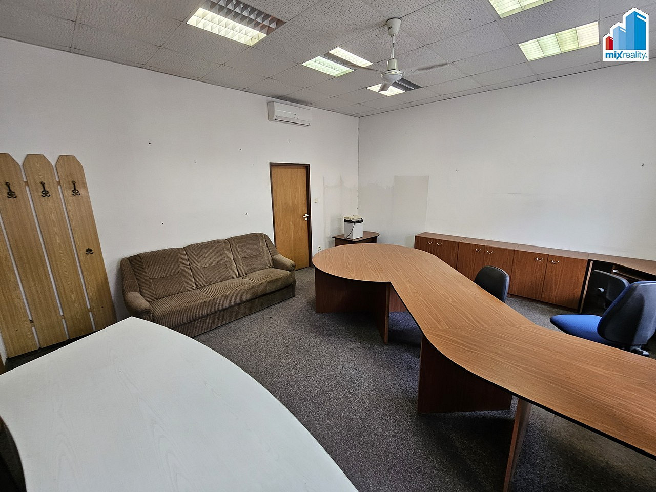 Pronájem kanceláře 58 m² — photo 3