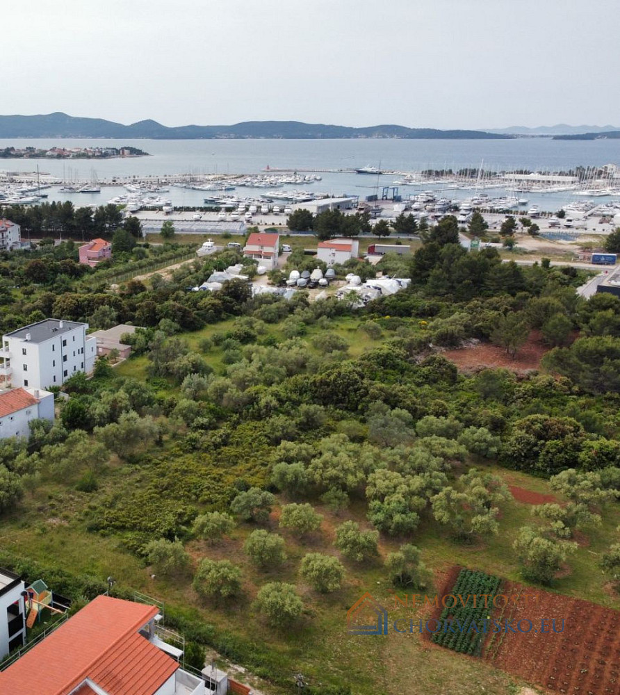 Pozemek 1 096 m2m², Sukošan