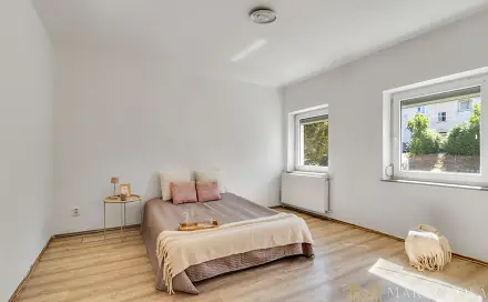 Prodej bytu 2+1 37 m², Husova třída, Holýšov, okres Plzeň-Jih