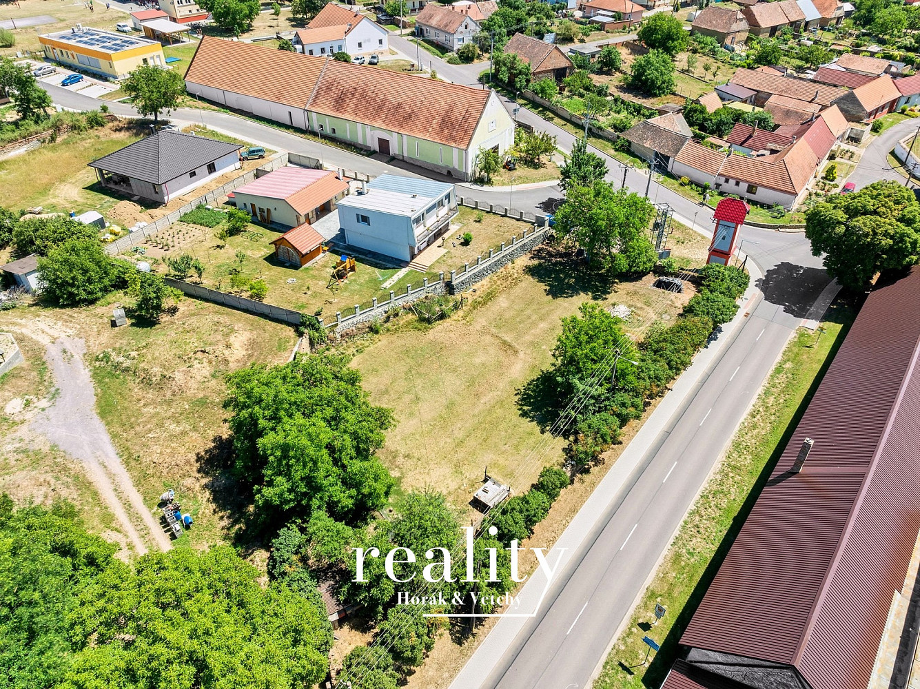 Prodej stavebního pozemku 1 392 m² – fotografie 5