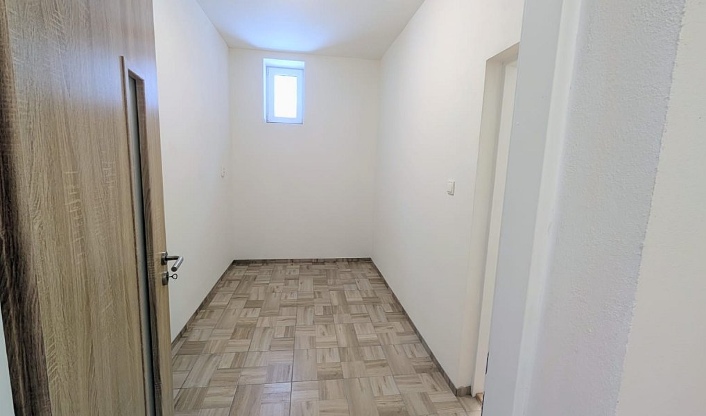 Pronájem bytu 2+kk 59 m², Peruc – náhled fotky 11