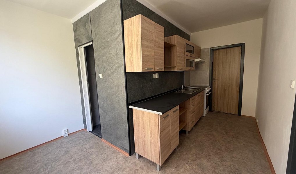 Prodej bytu 3+1 78 m², Jirkov – náhled fotky 3