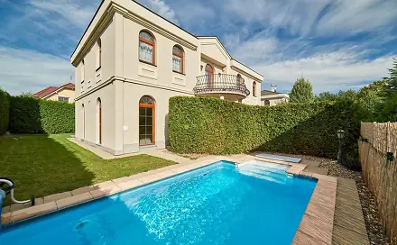 Pronájem domu 254 m² s pozemkem 779 m², Nebušická, Praha 6 - Nebušice