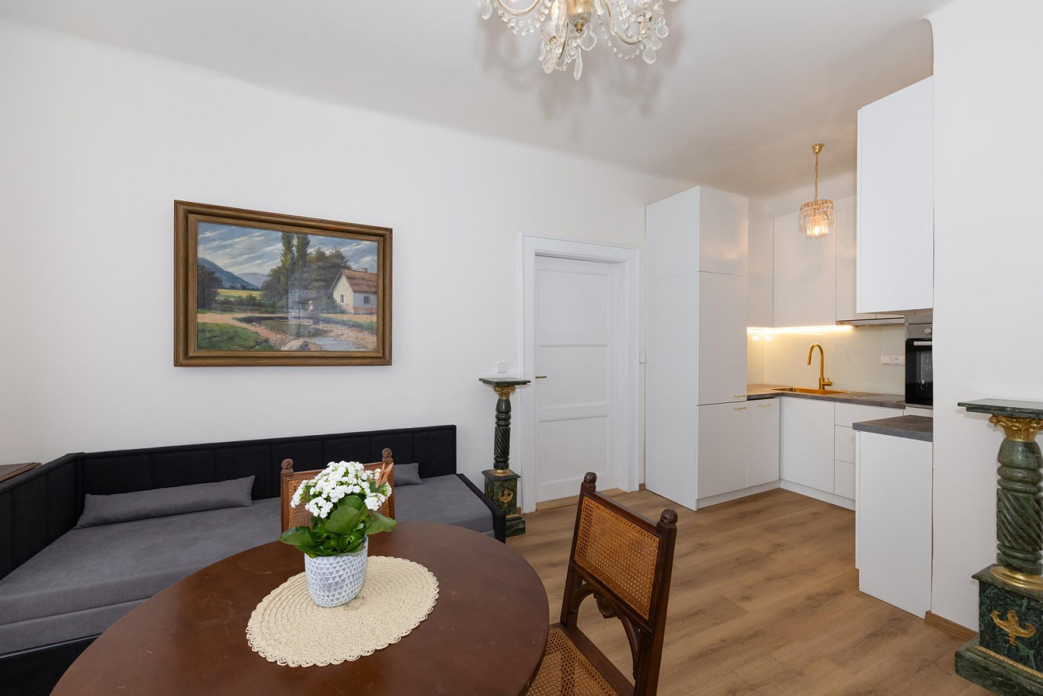 Pronájem bytu 2+kk 61 m² – fotografie 3