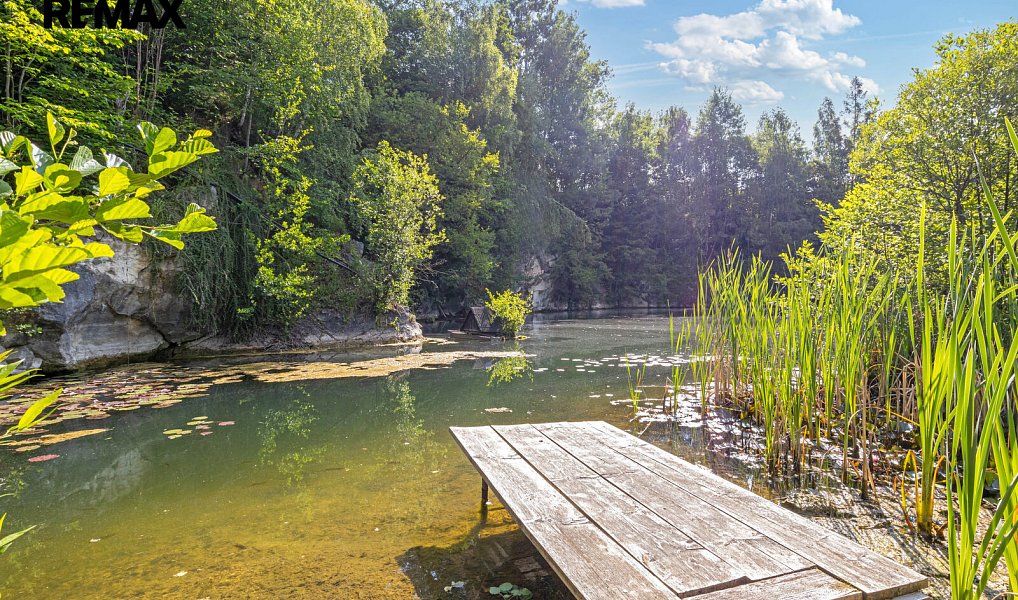 Prodej komerčního objektu (jiného typu) 371 m², Jesenný – náhled fotky 3