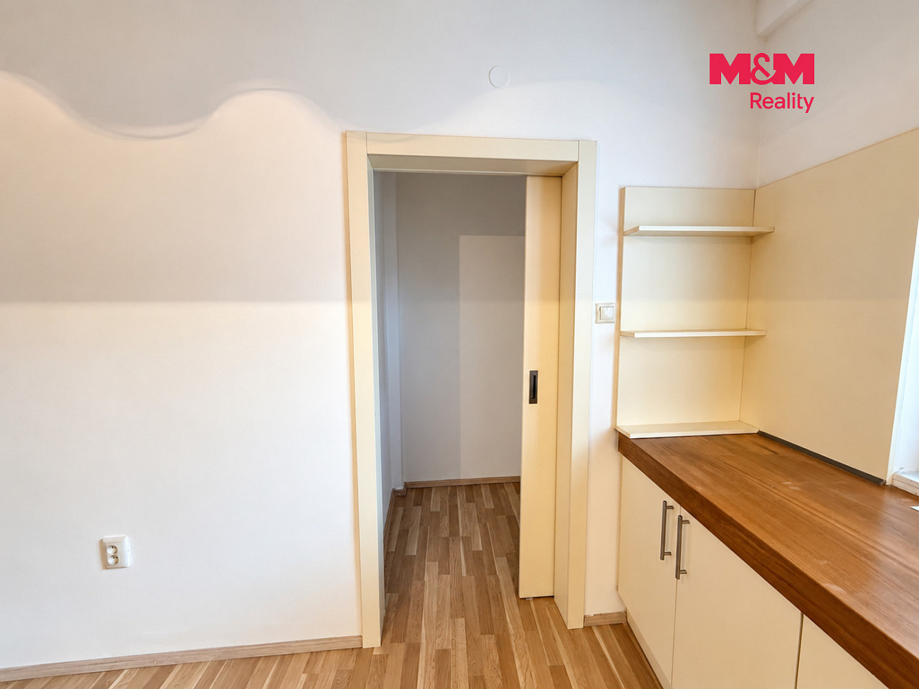 Pronájem bytu 2+1 65 m² – fotografie 3