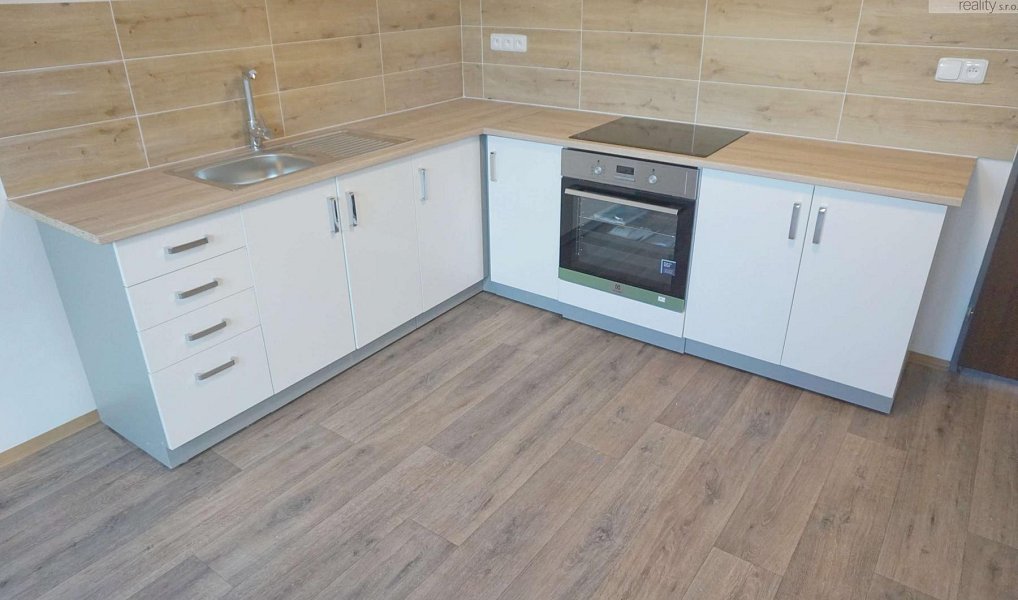 Pronájem bytu 4+kk 70 m², Litvínov – náhled fotky 3
