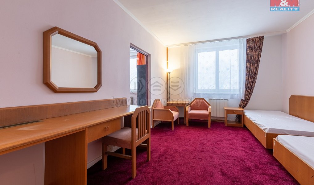 Prodej výrobních prostor 1 873 m², Rovná – náhled fotky 15