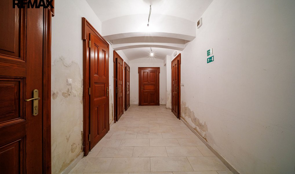 Prodej obchodních prostor 160 m², Karlovy Vary – náhled fotky 5