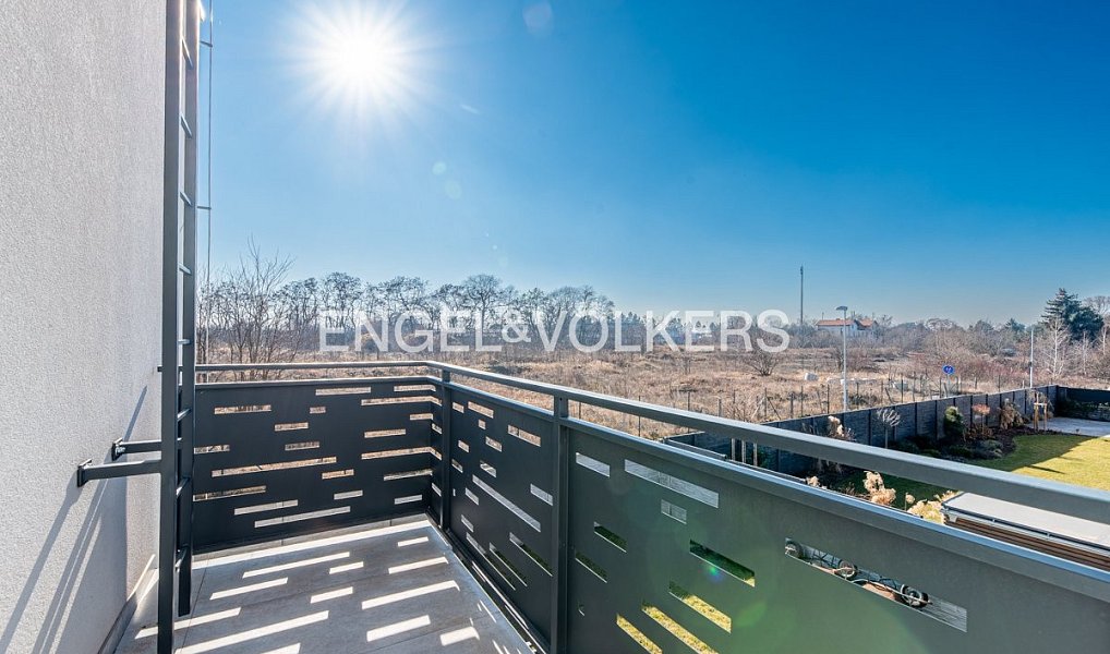 Pronájem domu 195 m² s pozemkem 605 m², Praha – náhled fotky 3
