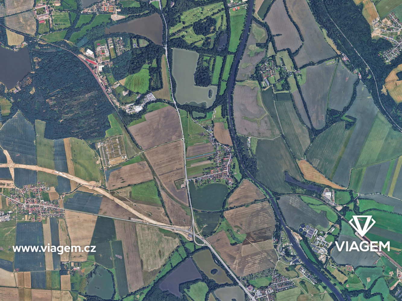 Prodej stavebního pozemku 1 958 m² – fotografie 3