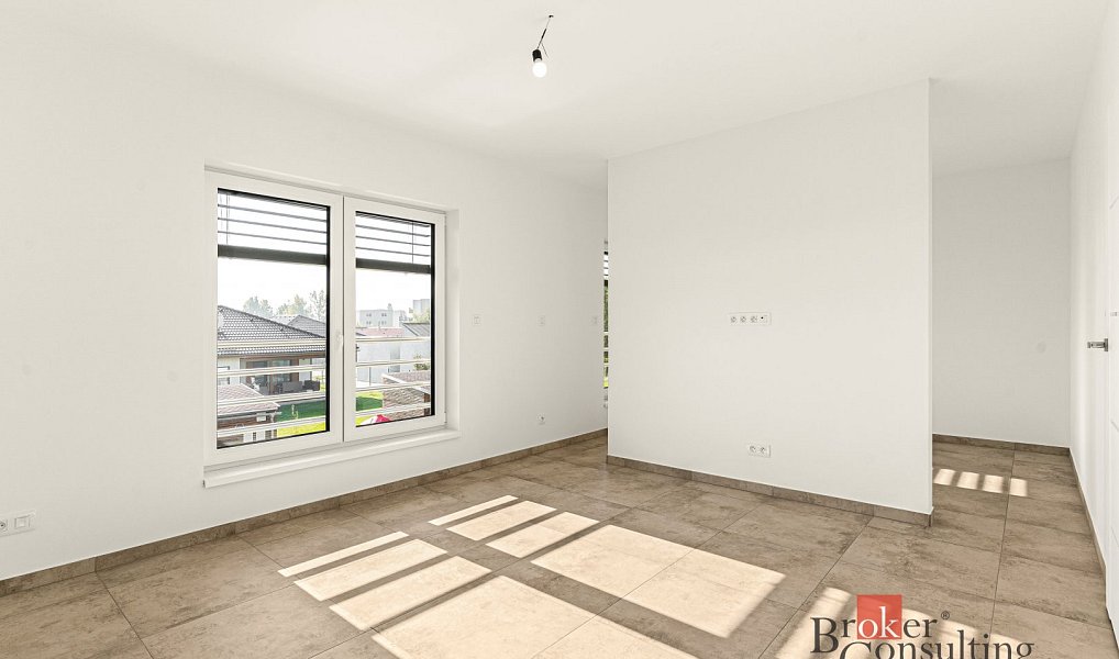 Prodej domu 160 m² s pozemkem 331 m², Milovice – náhled fotky 16