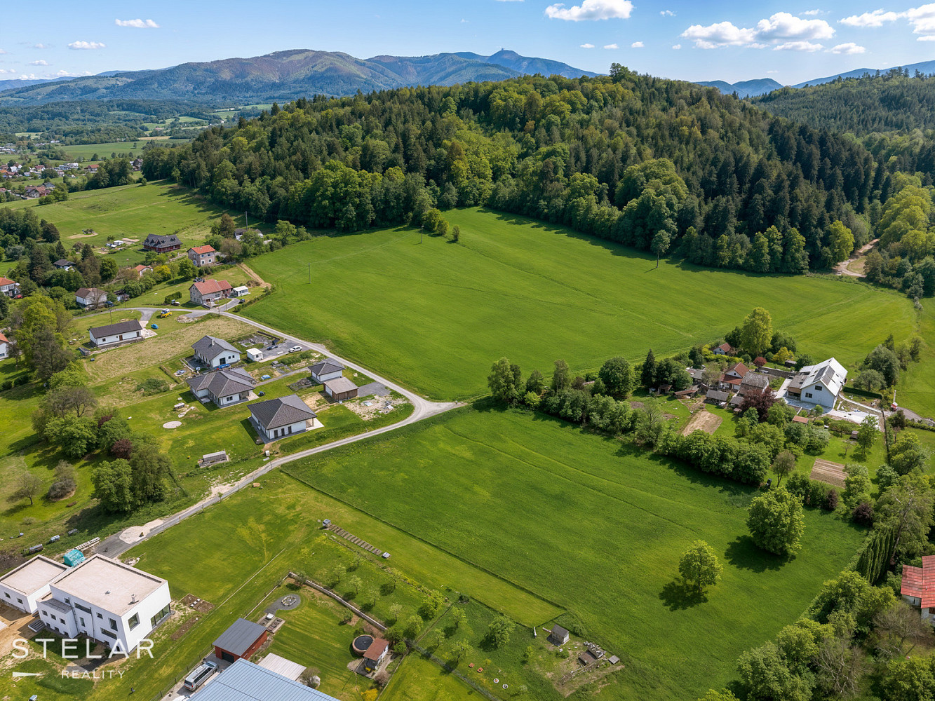 Prodej stavebního pozemku 1 875 m² – fotografie 2