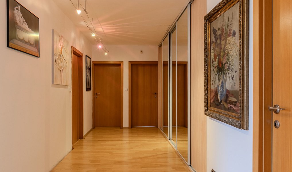 Prodej domu 187 m² s pozemkem 859 m², Skorkov – náhled fotky 13