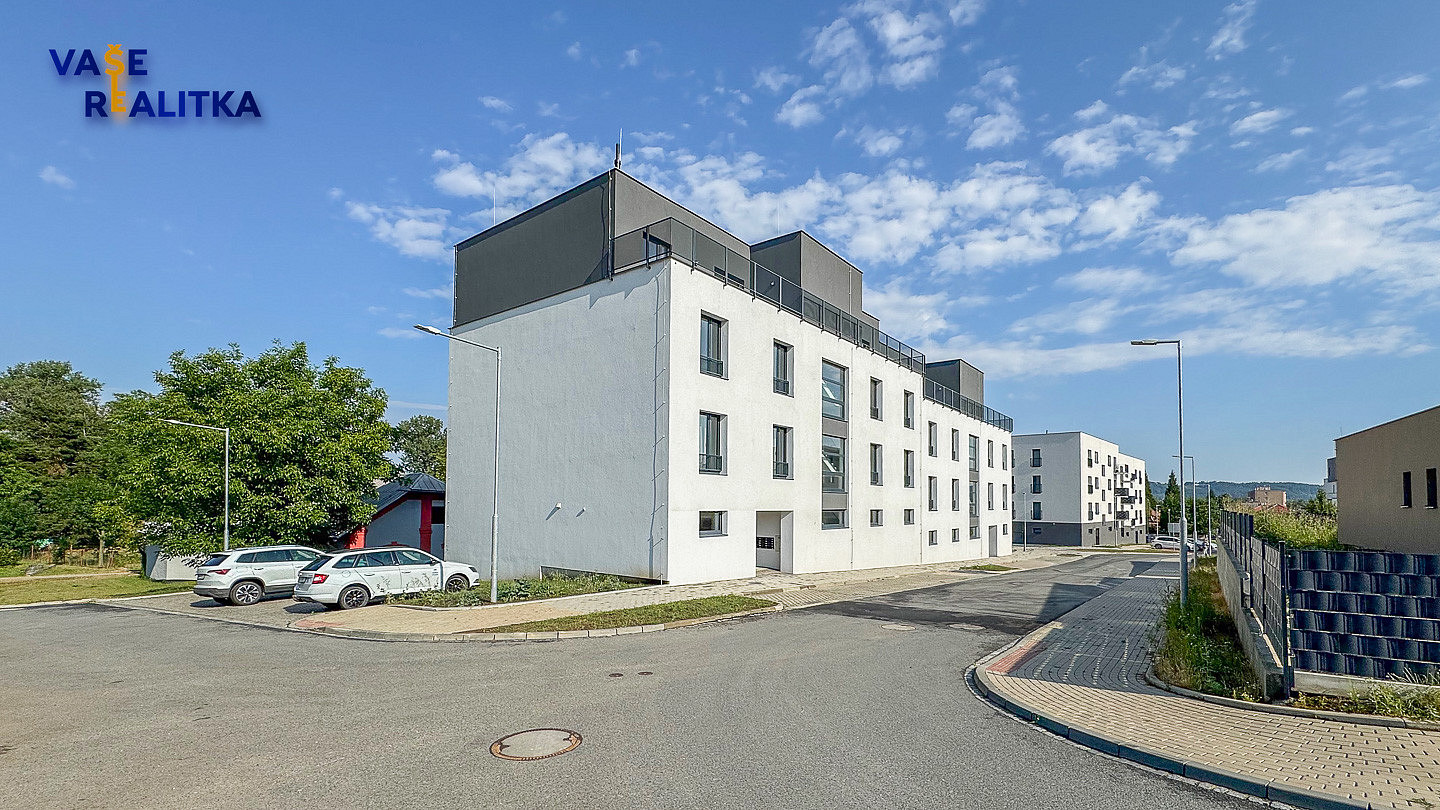 Pronájem bytu 1+kk 33 m² — photo 2