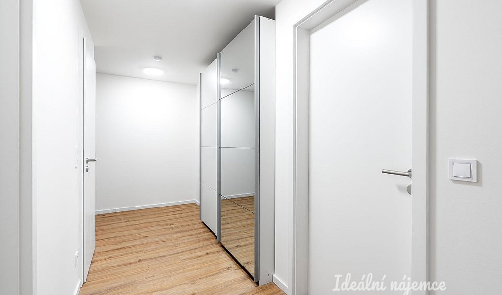 Pronájem bytu 3+kk 73 m², Kladno – náhled fotky 12