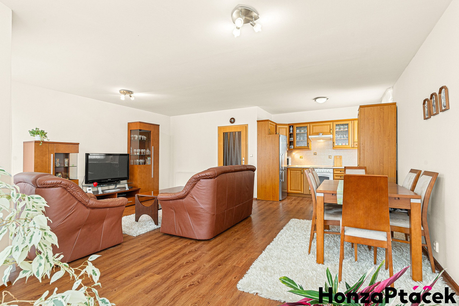 Prodej domu 187 m² s pozemkem 422 m² – pohled 4
