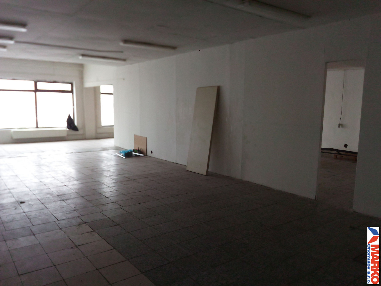 Pronájem obchodních prostor 511 m² – fotografie 2