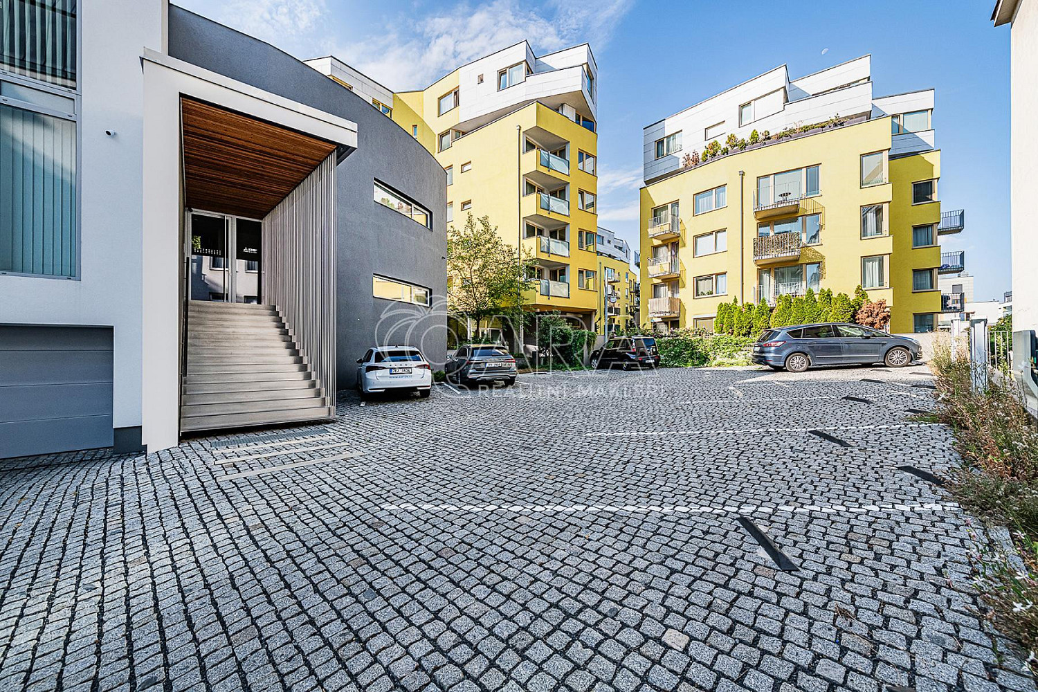 Pronájem kanceláře 240 m² – fotografie 5