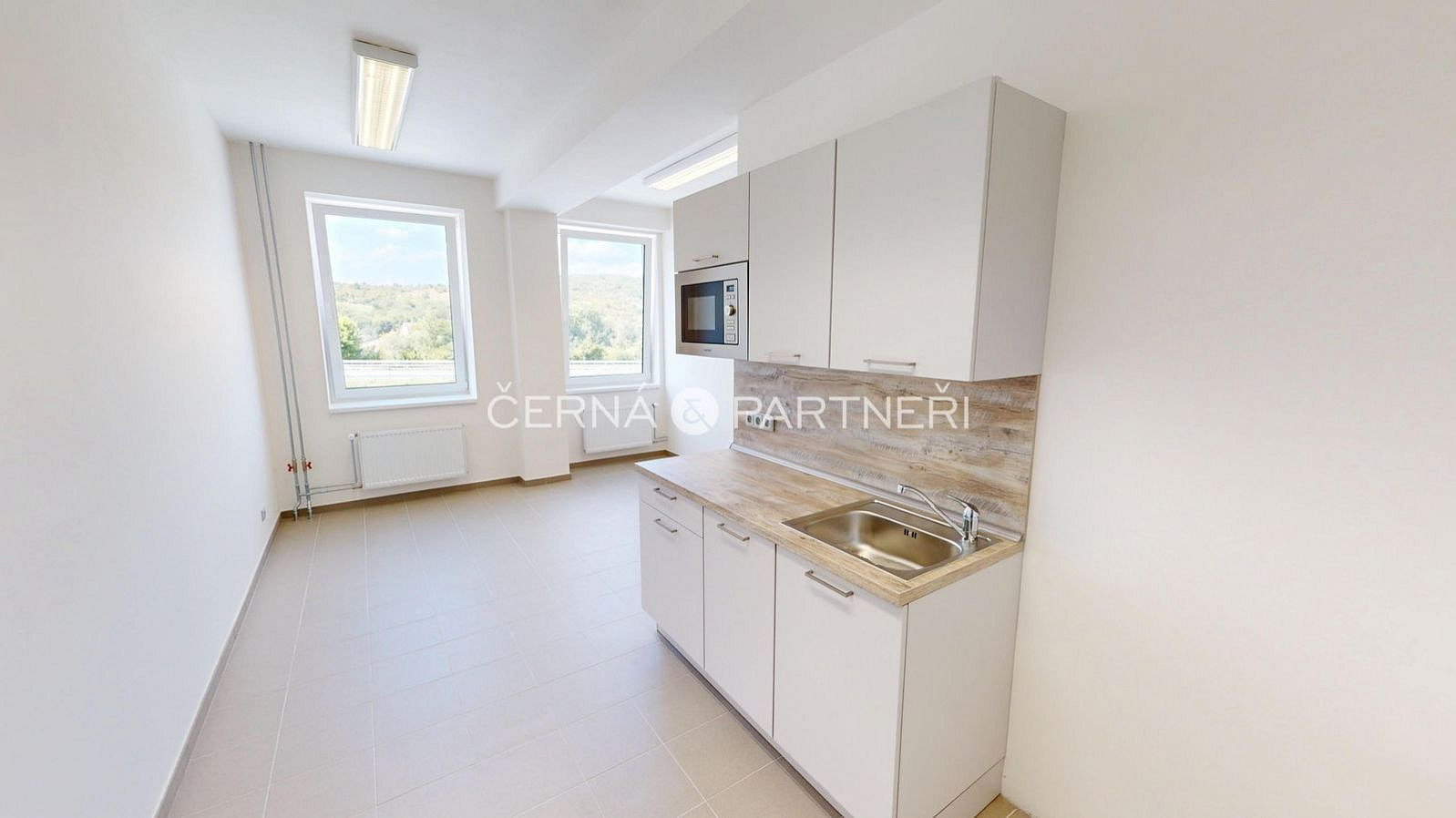 Pronájem kanceláře 306 m² — photo 3