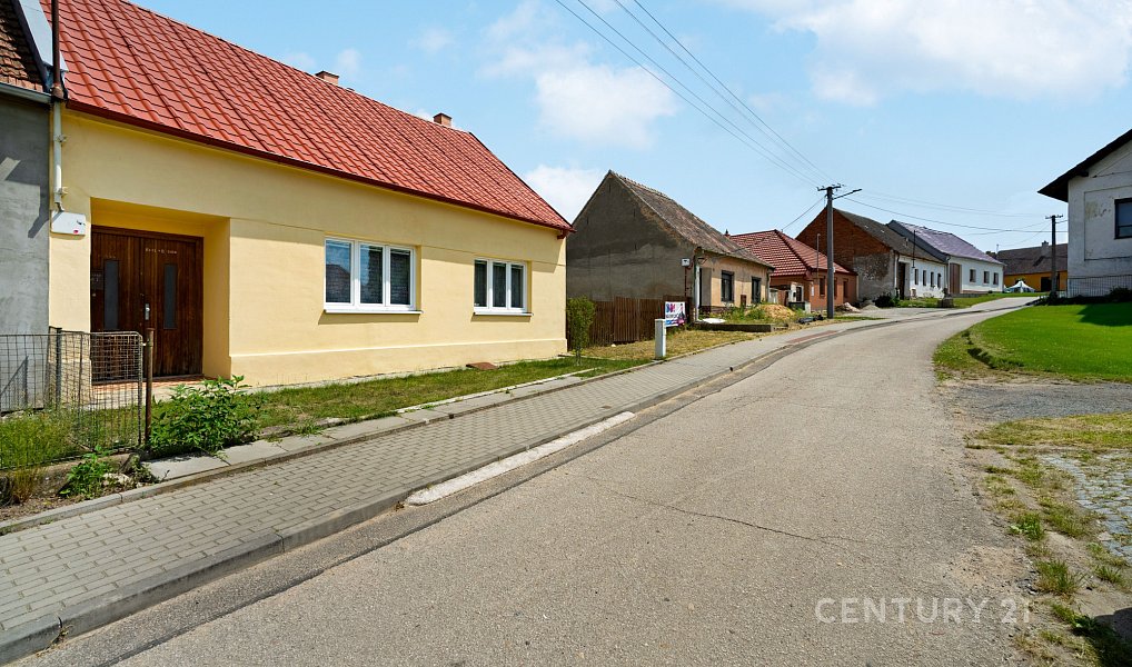 Prodej domu 75 m² s pozemkem 917 m², Pouzdřany – náhled fotky 2