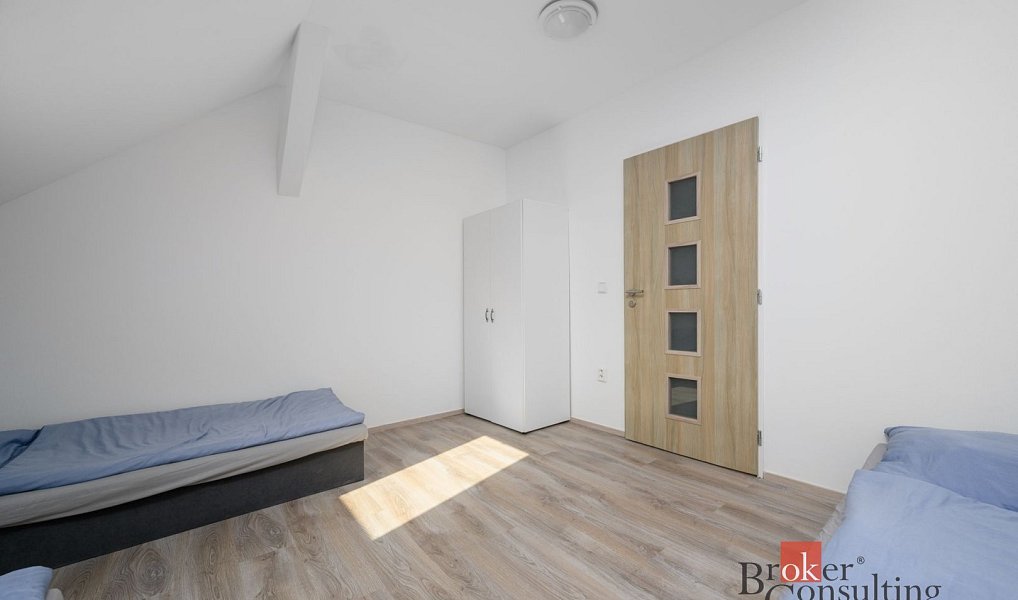 Prodej domu 240 m² s pozemkem 888 m², Bulovka – náhled fotky 21