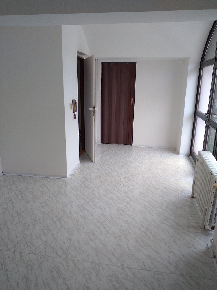 Pronájem bytu 4+1 100 m² – pohled 3