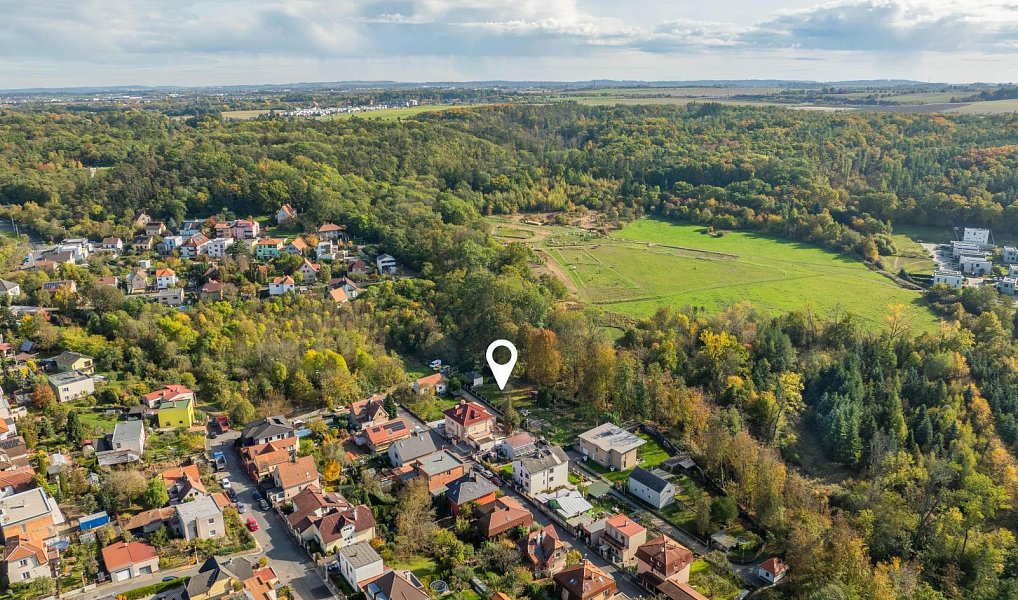 Prodej stavebního pozemku 954 m², Praha – náhled fotky 2