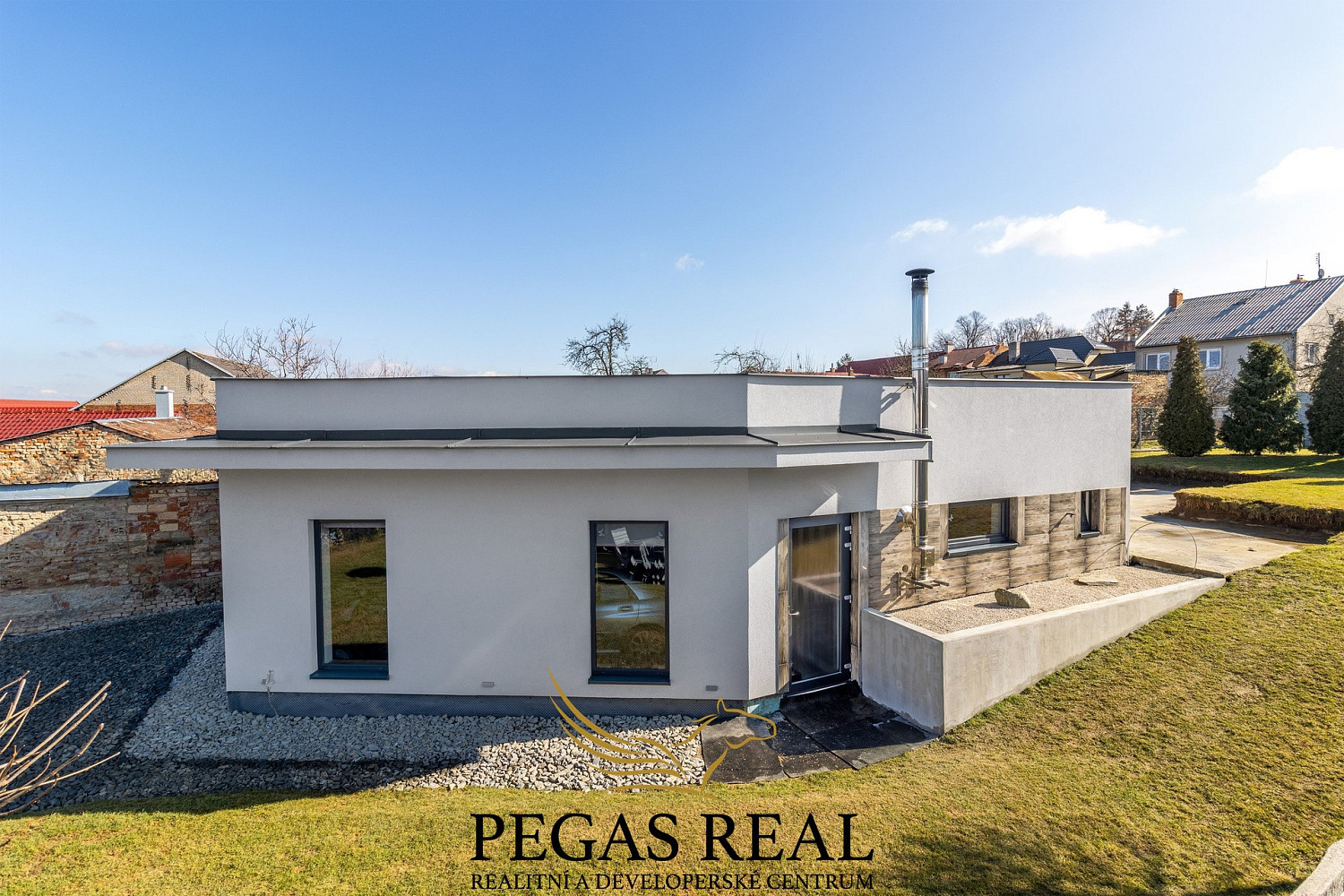 Prodej stavebního pozemku 1 109 m2 s obytnou garáží 91,6 m2 , Morkovice-Slížany