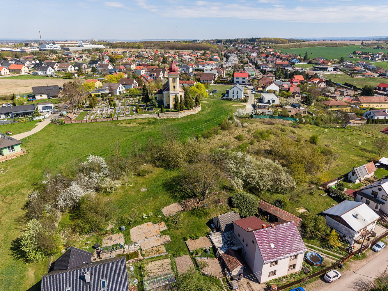 Prodej stavebního pozemku 1 700 m² — photo 2