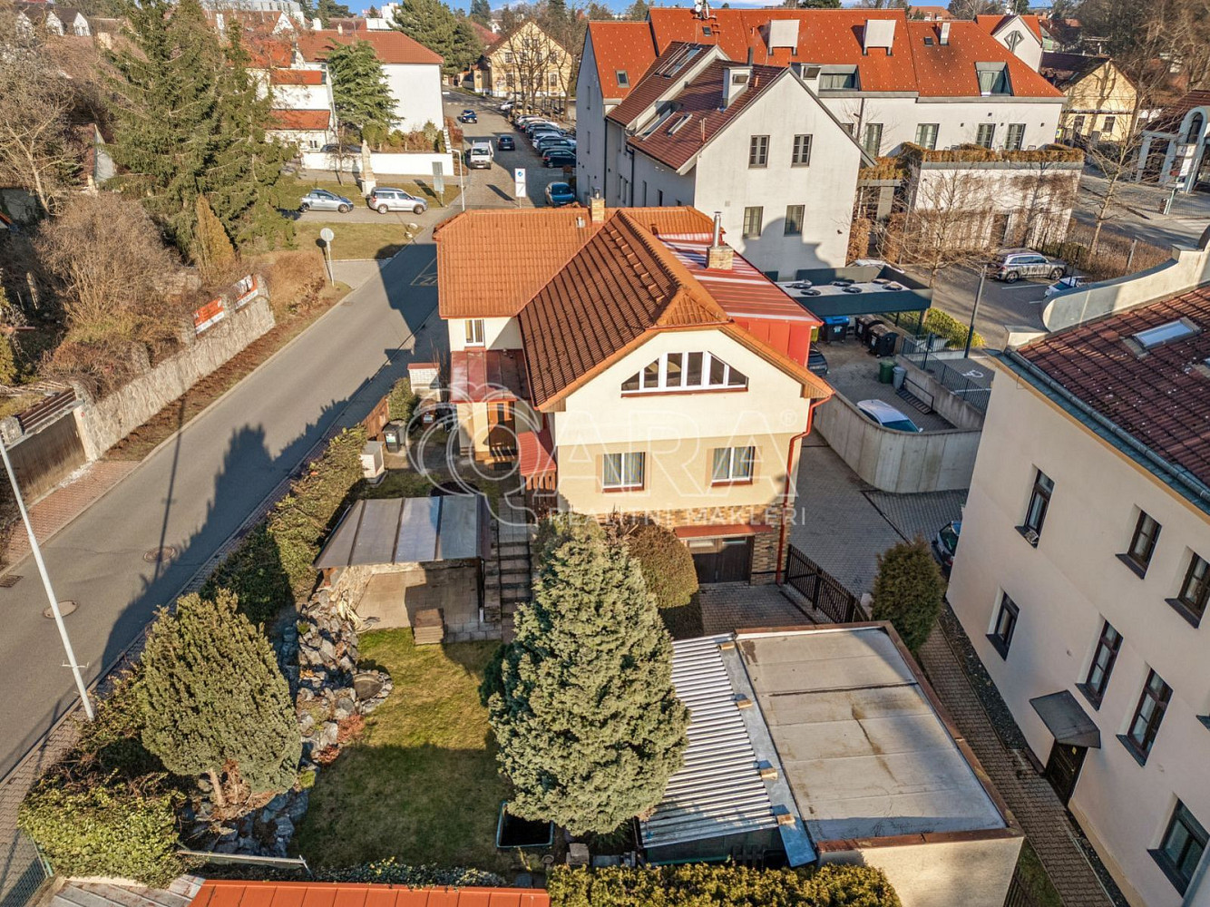 Prodej domu 200 m² s pozemkem 385 m² – fotografie 2