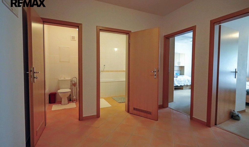 Pronájem bytu 3+kk 76 m², Praha – náhled fotky 7