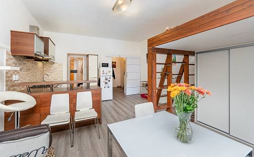 Prodej bytu 1+kk 35 m², Kotlaska, Praha 8 - Libeň