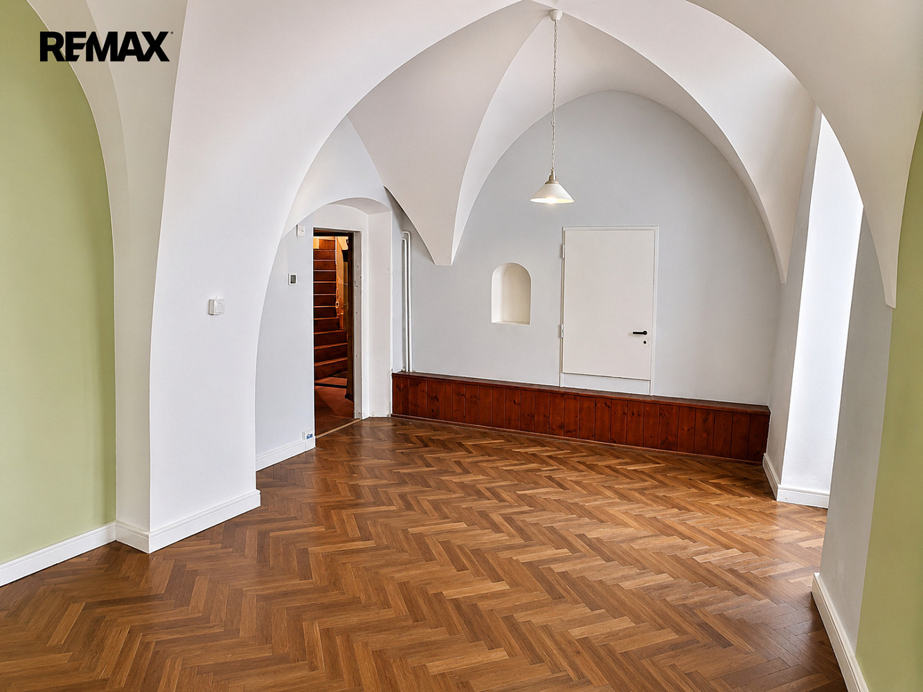 Prodej domu 350 m² s pozemkem 165 m² – fotografie 2
