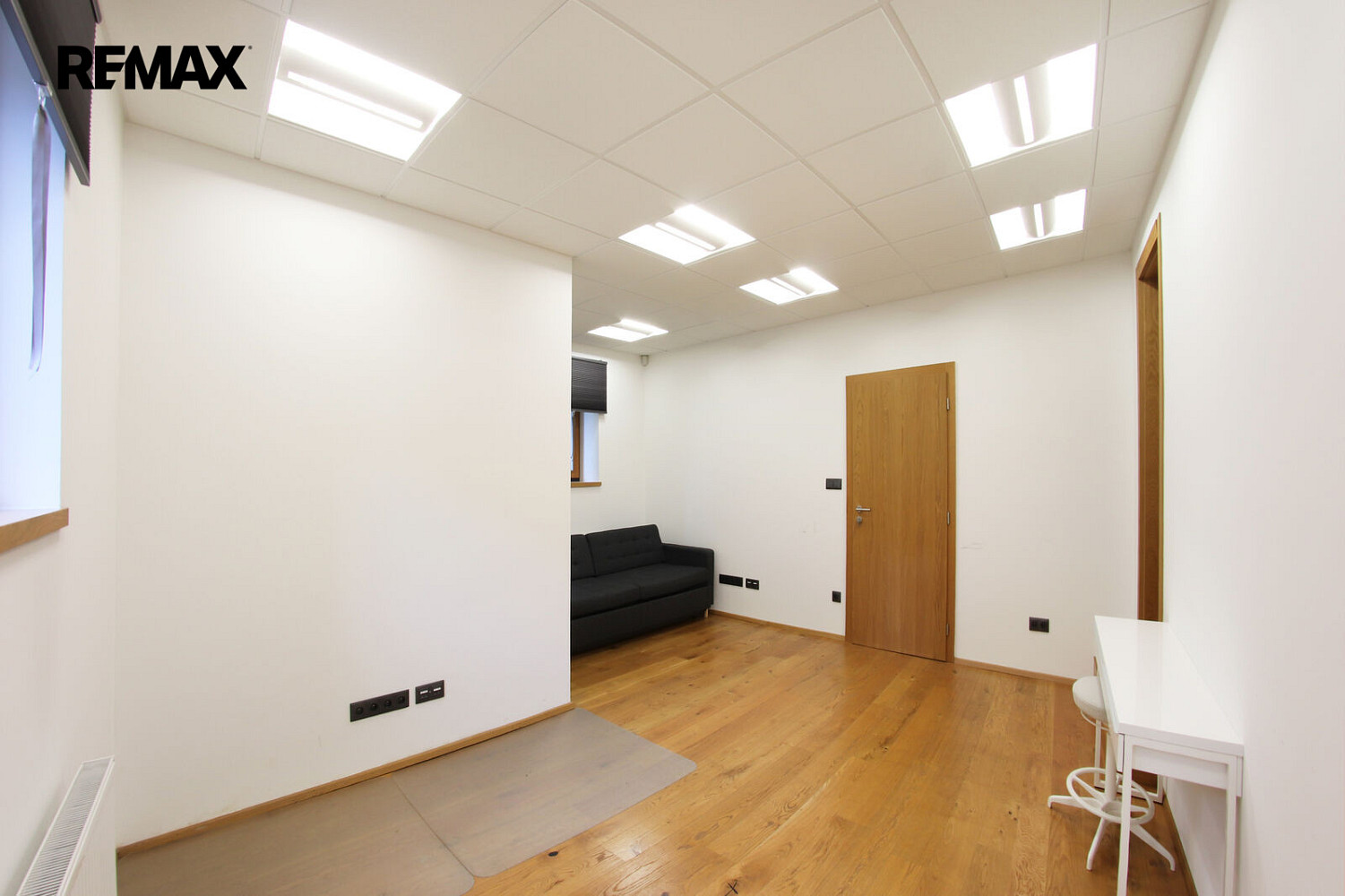 Pronájem kanceláře 53 m² – pohled 4