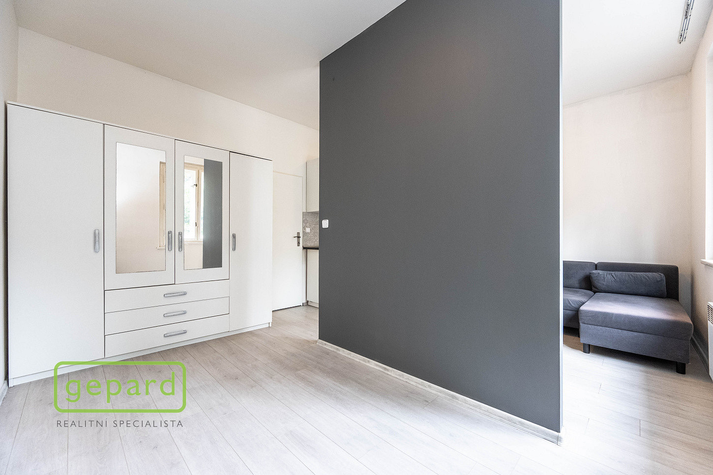 Prodej domu 225 m² s pozemkem 585 m² – pohled 2