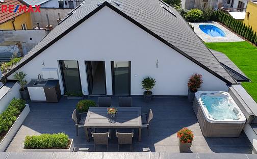 Prodej domu 321 m² s pozemkem 558 m², Na Hrázi, Svitavy - Lány