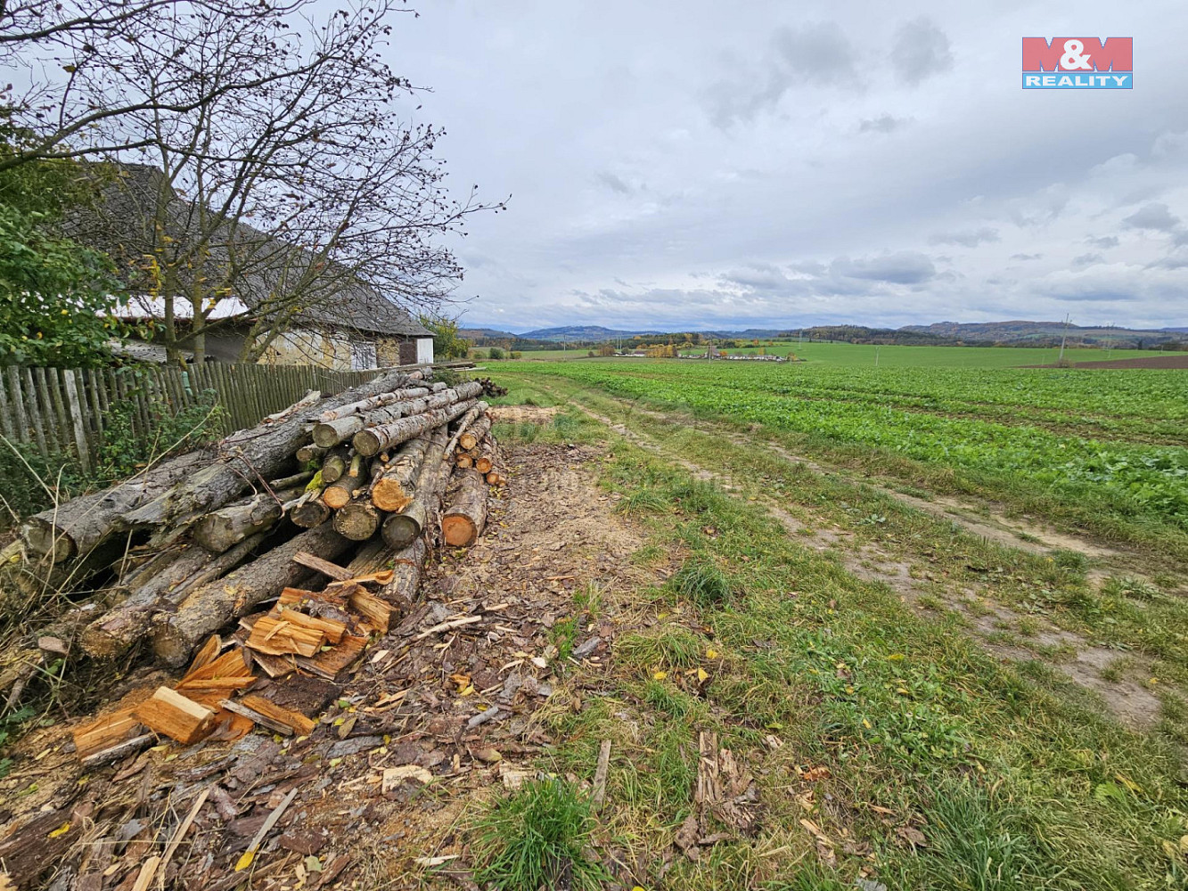 Prodej pole 1 577 m²