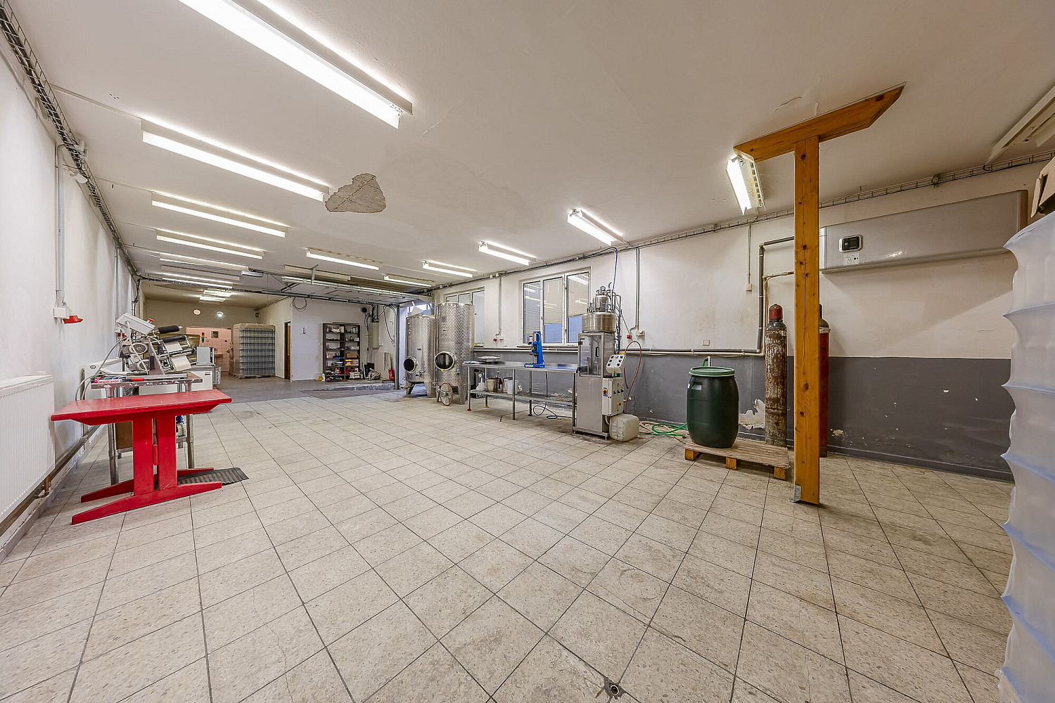 Prodej výrobních prostor 373 m² – fotografie 5